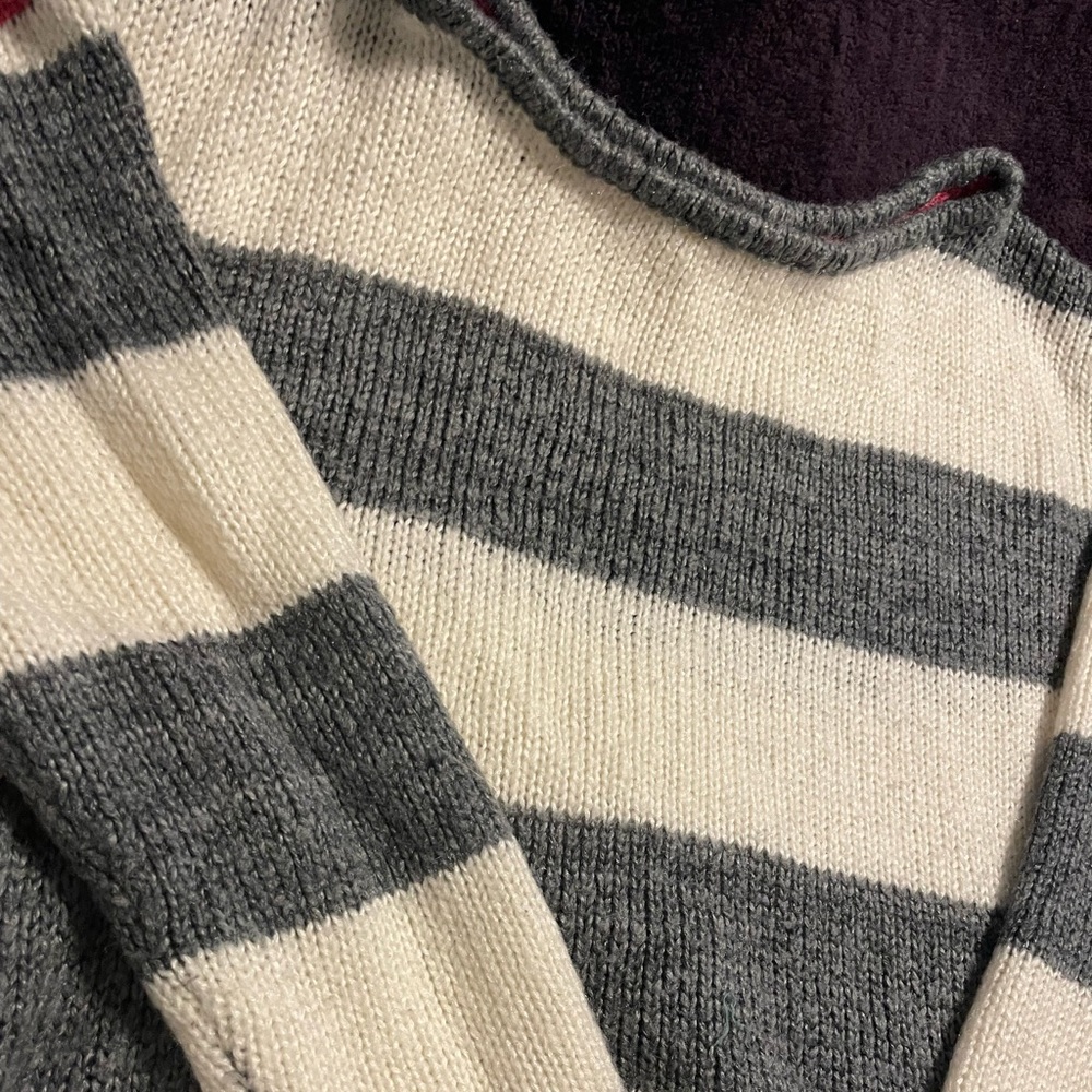 Grey and white stripes sweater
